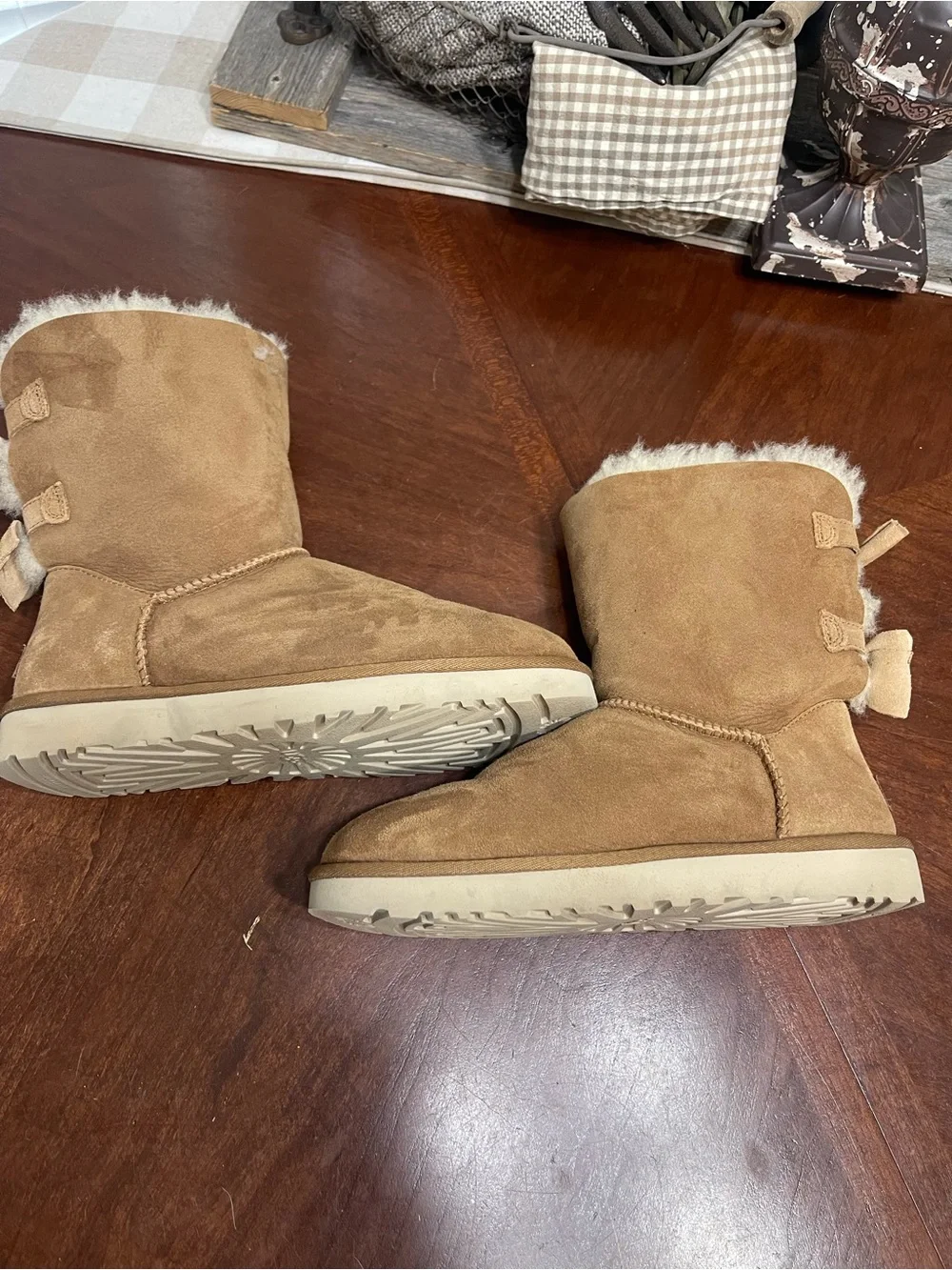 UGG AUSTRALIA Meilani Bow B Sheepskin Suede Boots 1012981
